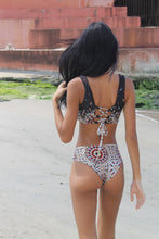 Load image into Gallery viewer, ELBA top biquini  -  Sprinkles/ Preto