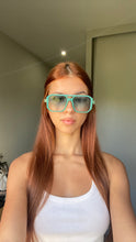 Load image into Gallery viewer, Óculos S 8068 Verde transparente