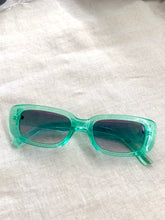 Load image into Gallery viewer, Óculos LS1924 verde cristalino